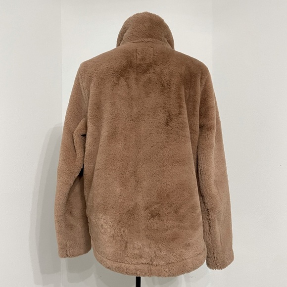 Abercrombie & Fitch Faux Fur and Fleece quarter-zip jacket / camel tan color - Picture 3 of 9